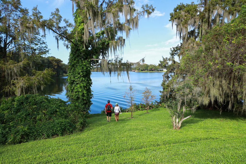 Orlando,,Florida,,Usa:,Couple,Explores,Harry,P.,Leu,Gardens,A