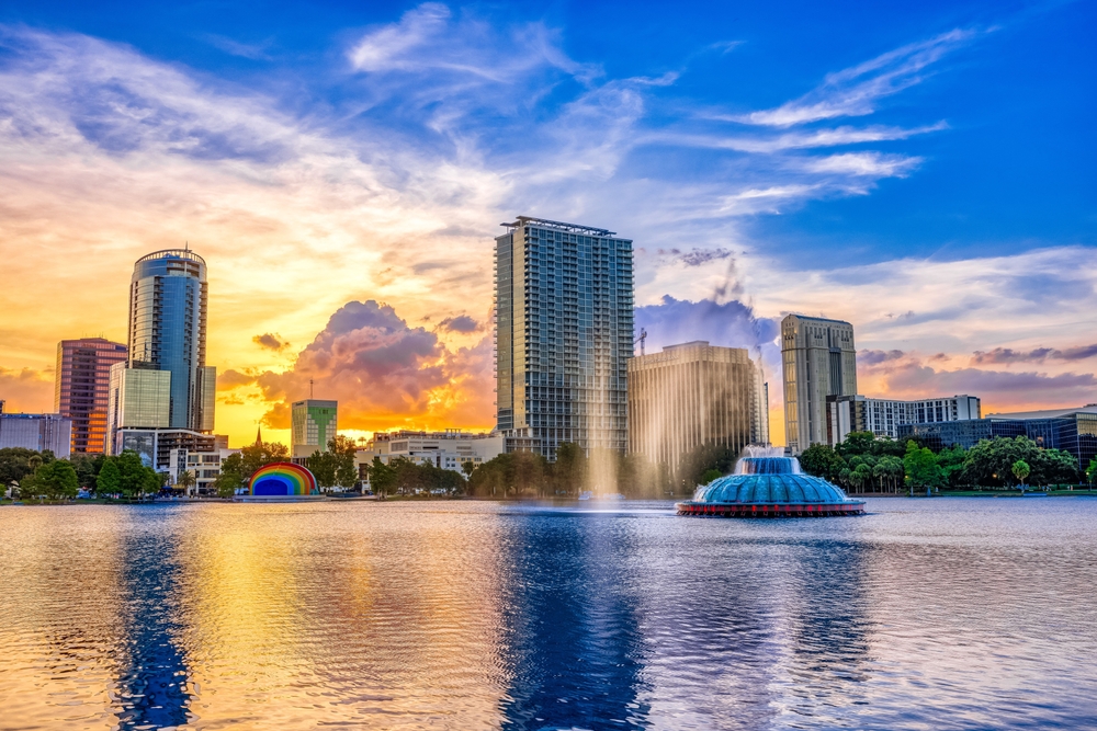 Orlando,Fl,,Us,-,May,24,,2022:,Sunset,And,Clouds